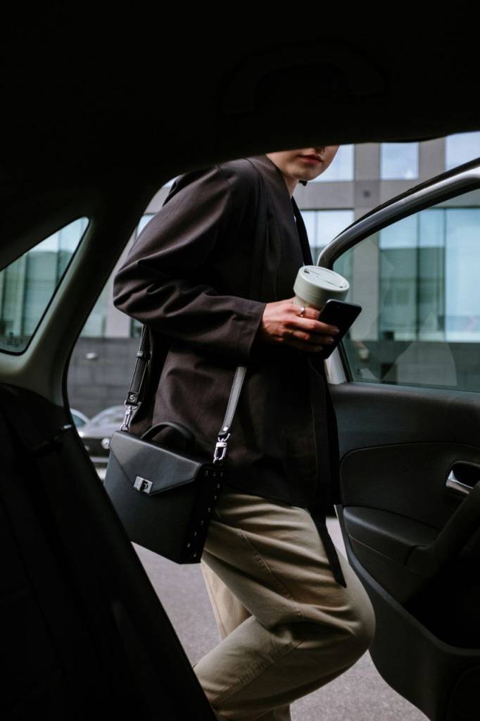 Formations des chauffeurs de taxi de la FTI38 pour garantir un service de qualité conforme aux réglementations